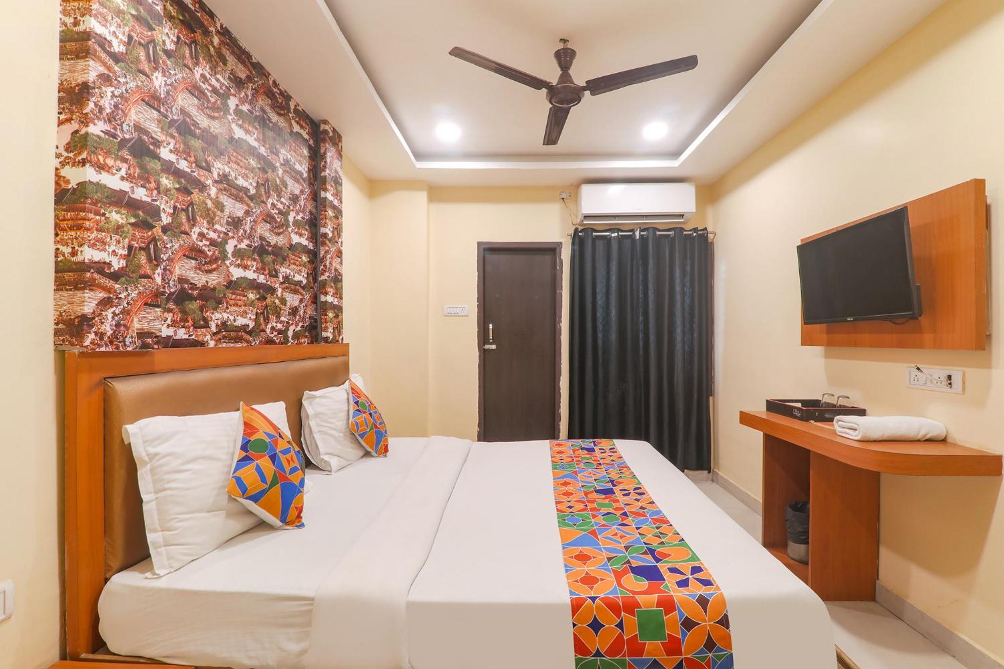 Fabhotel Swarn Banquet Kakarmatha Luaran gambar
