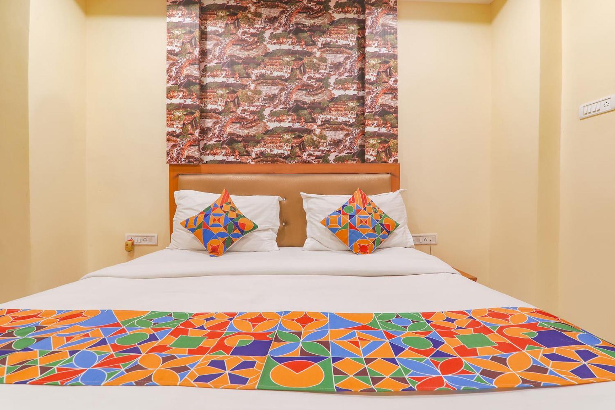Fabhotel Swarn Banquet Kakarmatha Luaran gambar