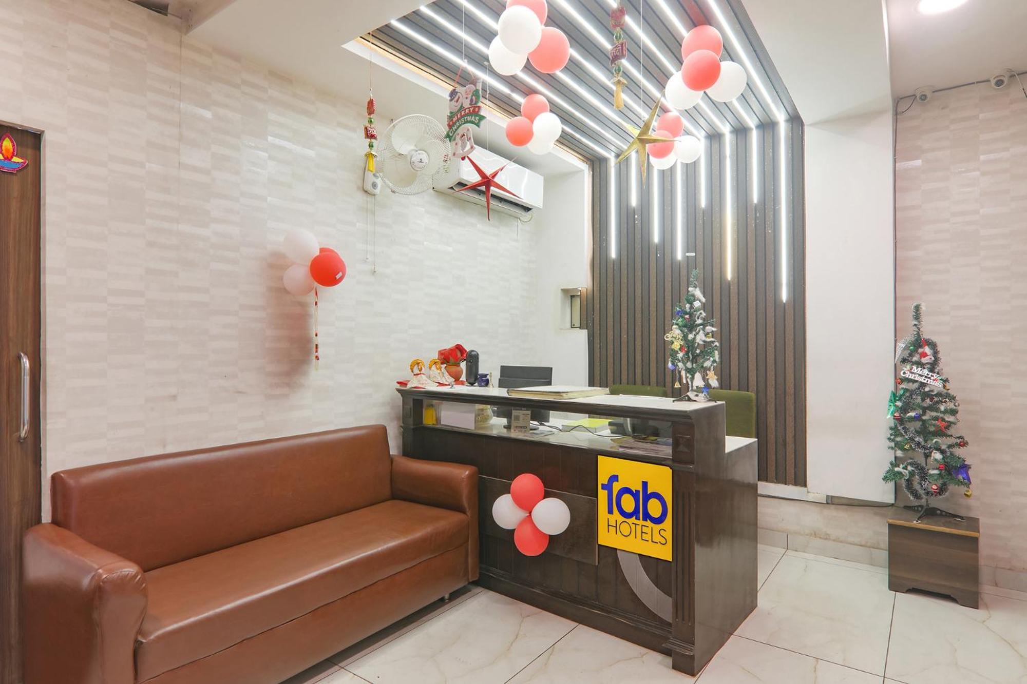 Fabhotel Swarn Banquet Kakarmatha Luaran gambar